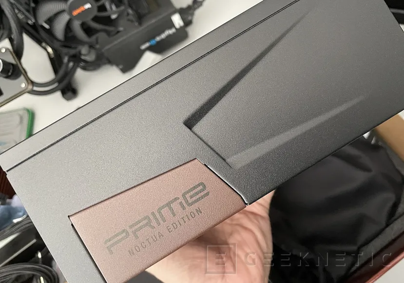 Geeknetic Seasonic PRIME TX-1600 Noctua Edition Review 5