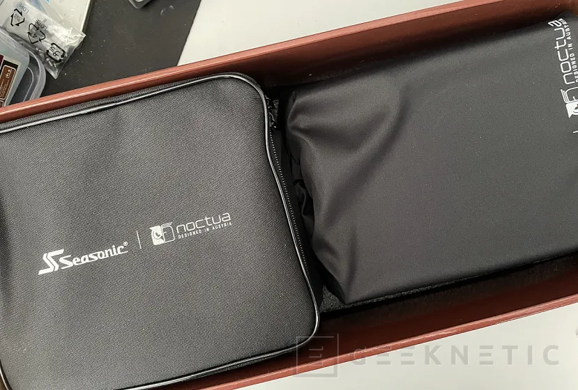Geeknetic Seasonic PRIME TX-1600 Noctua Edition Review 2