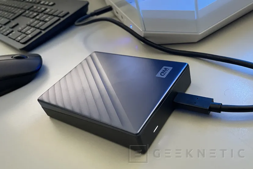Geeknetic Western Digital My Passport Ultra 6TB Review 12