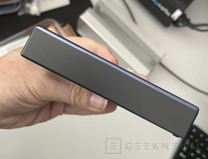 Geeknetic Western Digital My Passport Ultra 6TB Review 11