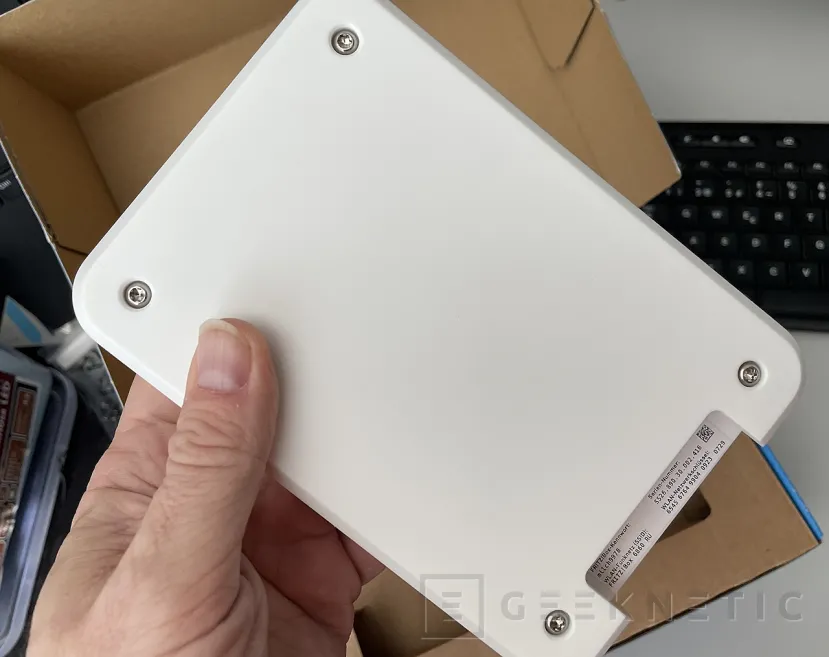 Geeknetic AVM FRITZ!Box 6860 5G Review 4