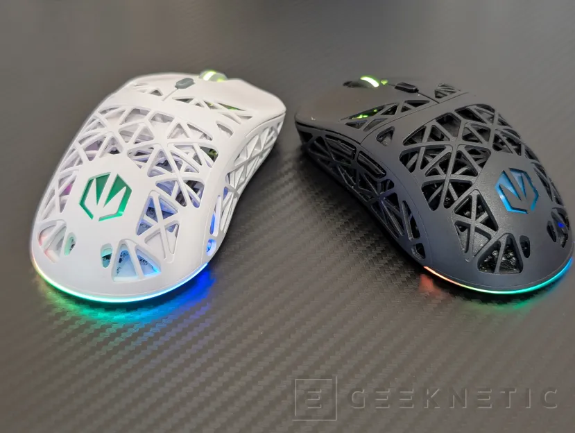 Geeknetic ENDORFY LIV Plus Wireless Onyx White Review 6