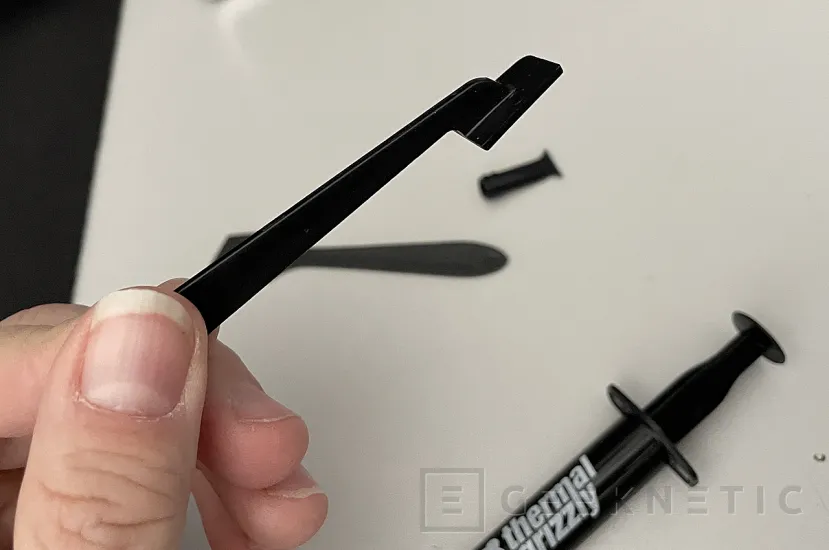 Geeknetic Thermal Grizzly Duronaut Review 6