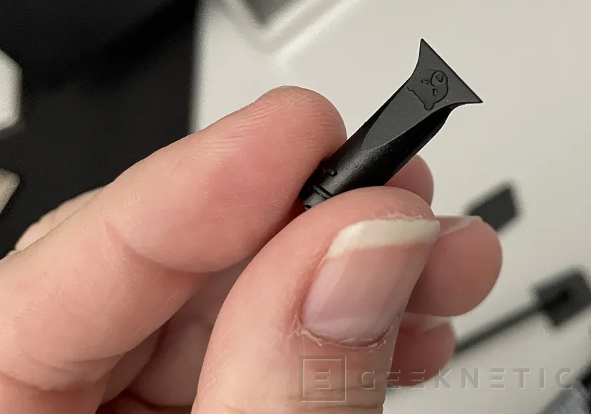 Geeknetic Thermal Grizzly Duronaut Review 4