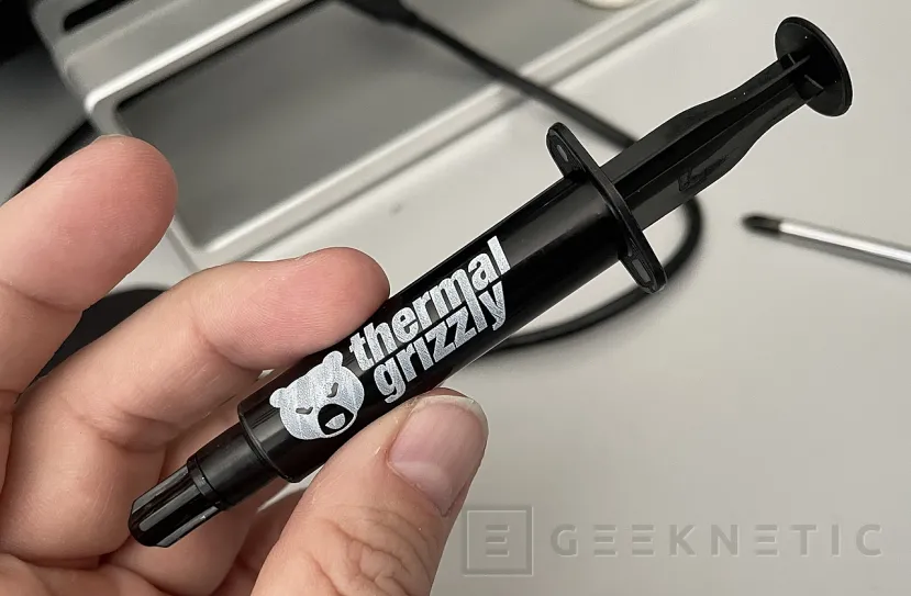 Geeknetic Thermal Grizzly Duronaut Review 2