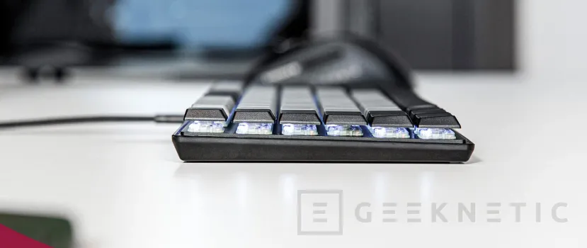 Geeknetic KC 500 MX LP:  Así es el nuevo Teclado mecánico de perfil bajo de Cherry 2