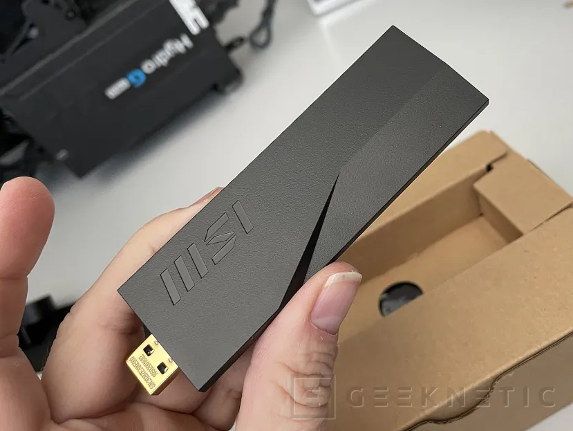 Geeknetic MSI BE6500 WiFi 7 USB Adapter Review 3