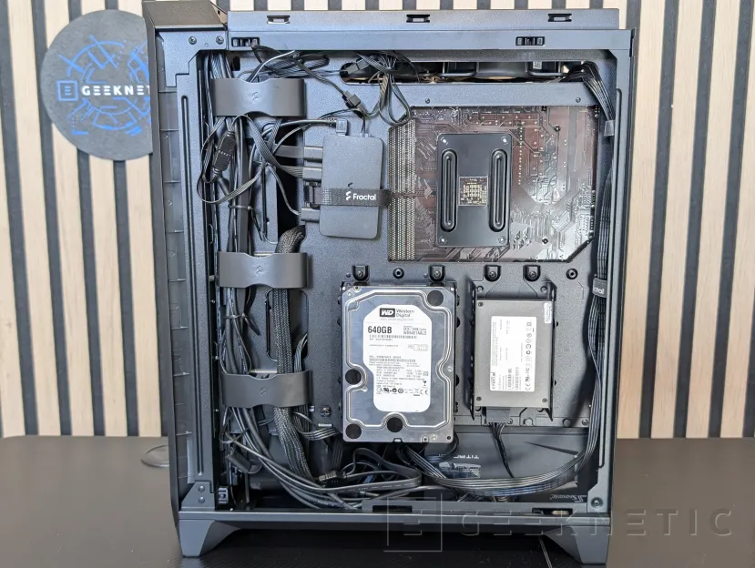 Geeknetic Fractal Design Meshify 3 Ambience Pro RGB Review 22