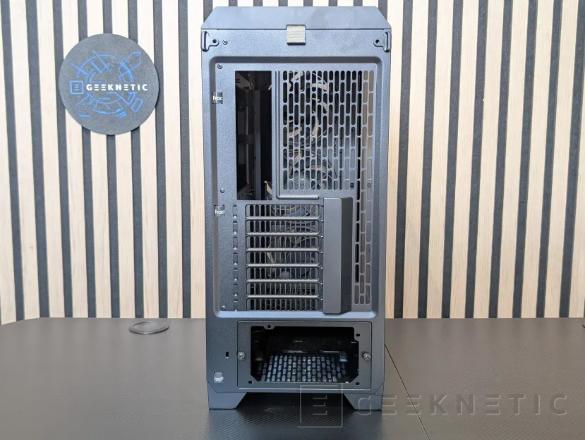Geeknetic Fractal Design Meshify 3 Ambience Pro RGB Review 9