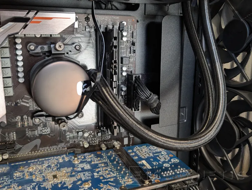 Geeknetic Fractal Design Meshify 3 Ambience Pro RGB Review 24