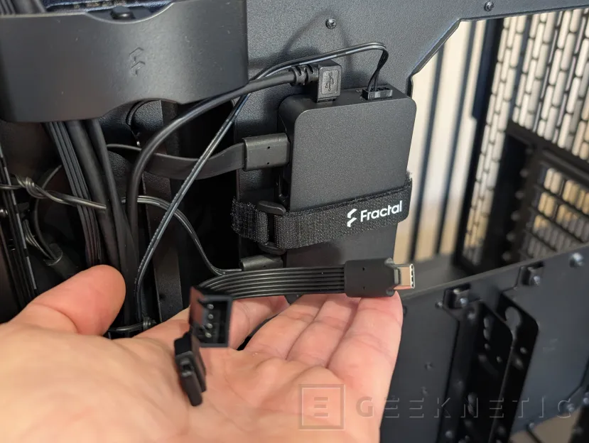 Geeknetic Fractal Design Meshify 3 Ambience Pro RGB Review 18