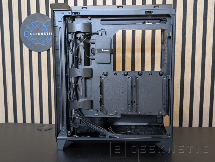 Geeknetic Fractal Design Meshify 3 Ambience Pro RGB Review 8