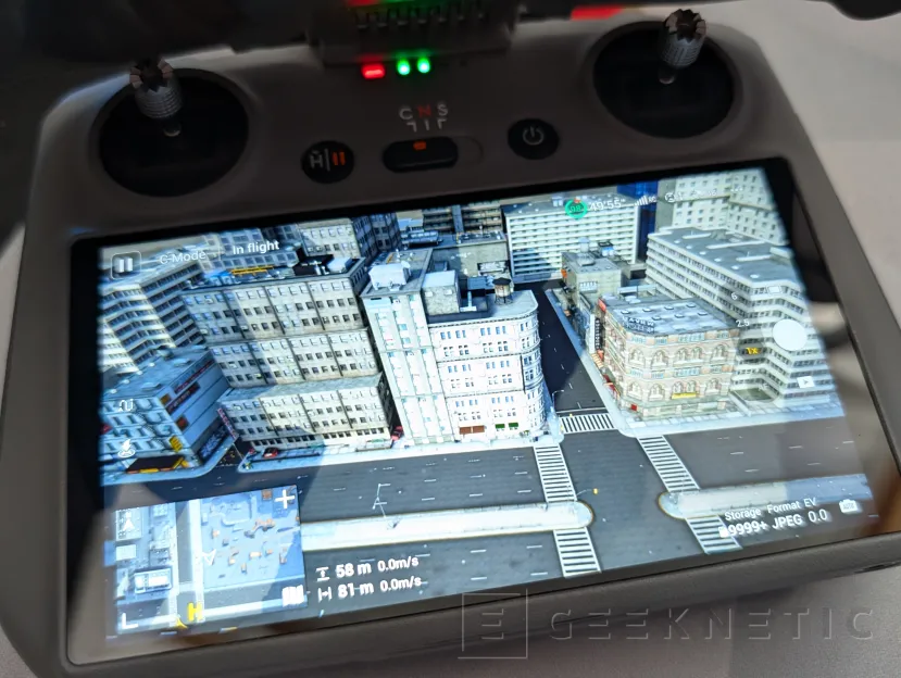 Geeknetic DJI lanza un simulador para aprender a usar sus drones desde los controladores con pantalla 4