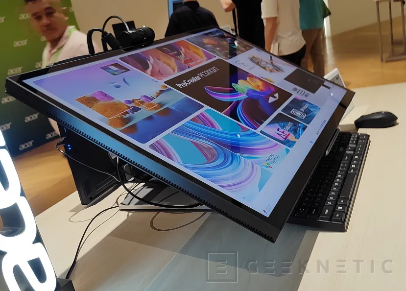 Geeknetic El nuevo Acer ProCreator PE320QXT ofrece soporte táctil y digitalizador con un formato de peana ultra flexible 3