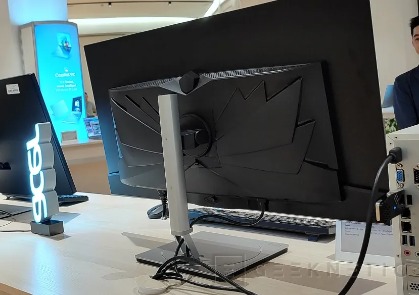 Geeknetic El Acer ProCreator PE320QK X se posiciona como la punta de lanza en monitores QD-OLED de Acer para creadores. 3