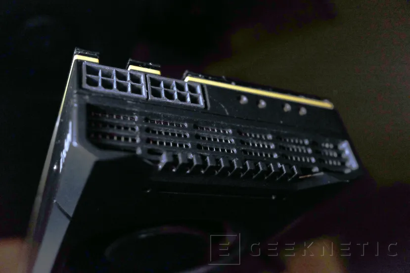 Geeknetic Llegan las Intel Arc PRO B Series, hasta 24 GB de VRAM, PCIe 5.0 y posibilidad de instalar hasta 8 GPUs 4
