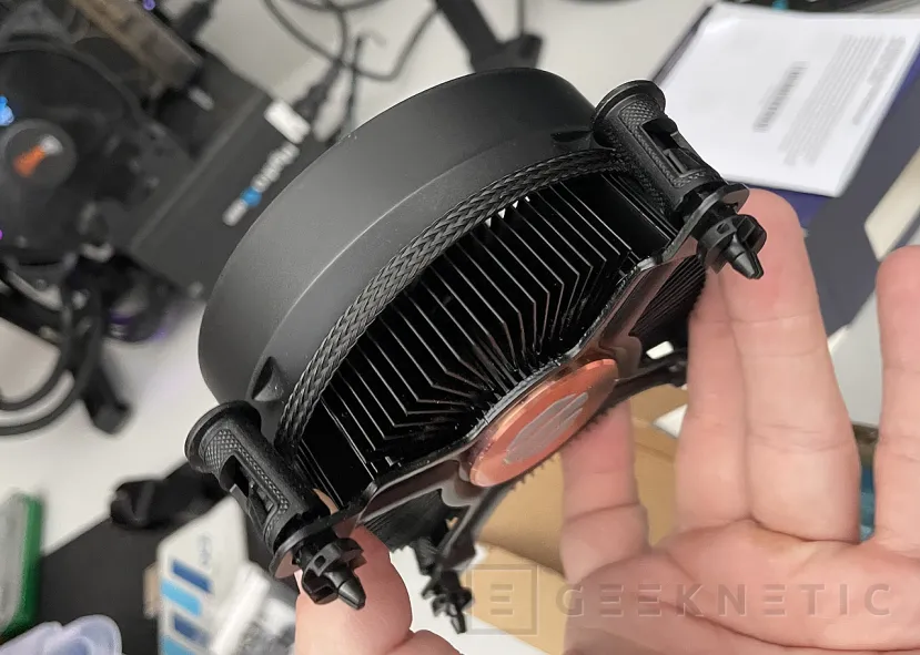 Geeknetic Intel Core Ultra 5 225F Review 4