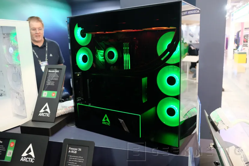Geeknetic Nuevas cajas ARCTIC Xtender con visión panorámica y opción para gráfica en vertical 2