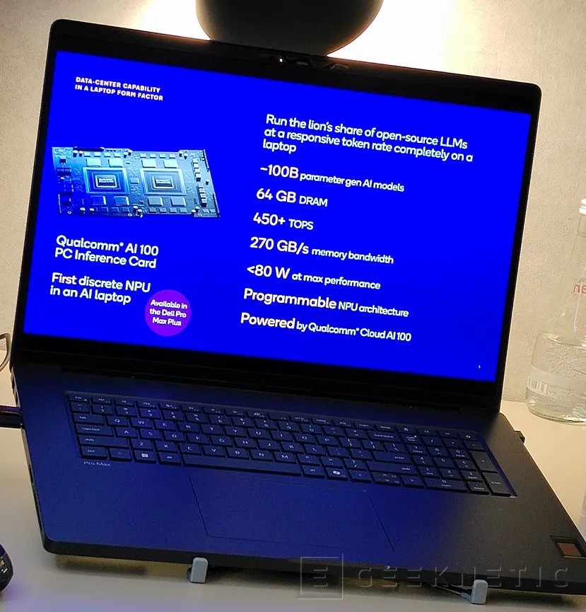 Geeknetic Qualcomm nos muestra su NPU dedicada integrada en el Dell Max Pro Plus. 1