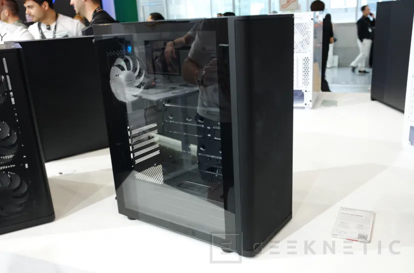 Geeknetic ENDORFY trae al Computex sus nuevas cajas para PC, incluyendo dos modelos panorámicos 5