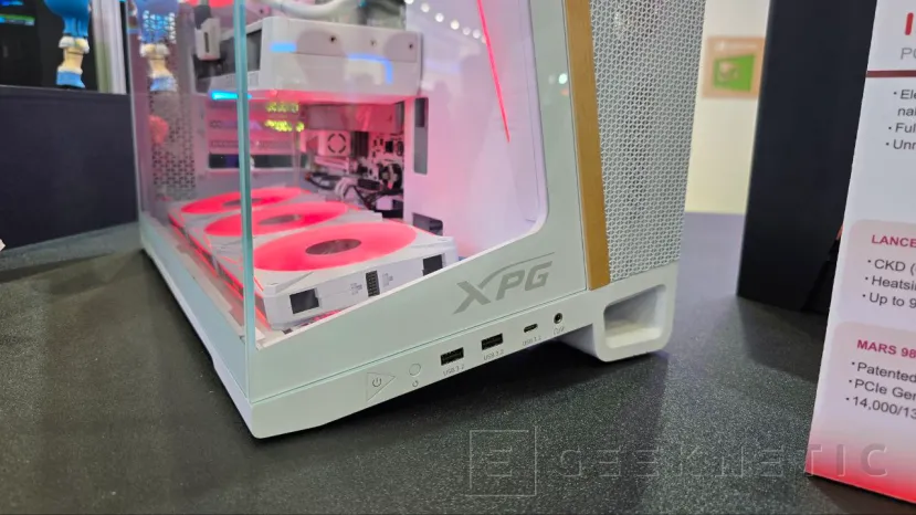 Geeknetic Triple cristal templado en la nueva torre XPG INVADER X Elite de ADATA 3