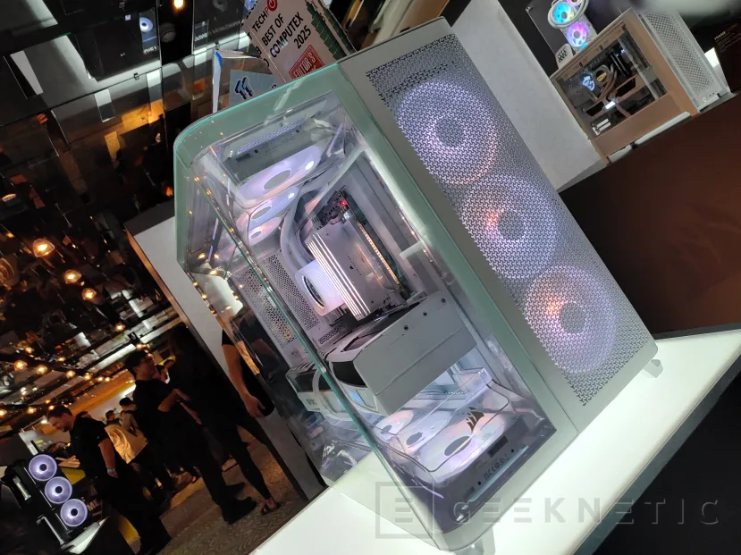 Geeknetic Diseño panorámico de triple cámara en la nueva Corsair AIR 5400 3