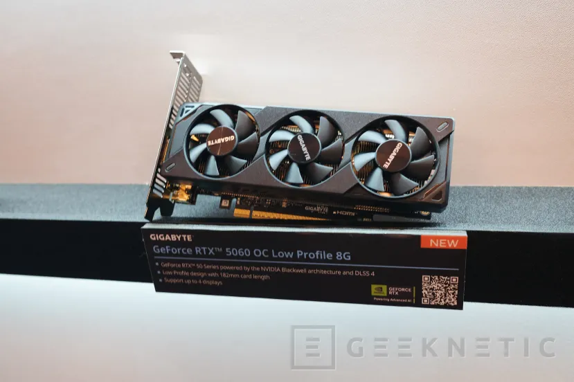 Geeknetic GIGABYTE ha presentado la nueva RTX 5060 de 8 GB con perfil bajo, 2 ranuras de grosor y 3 ventiladores 1