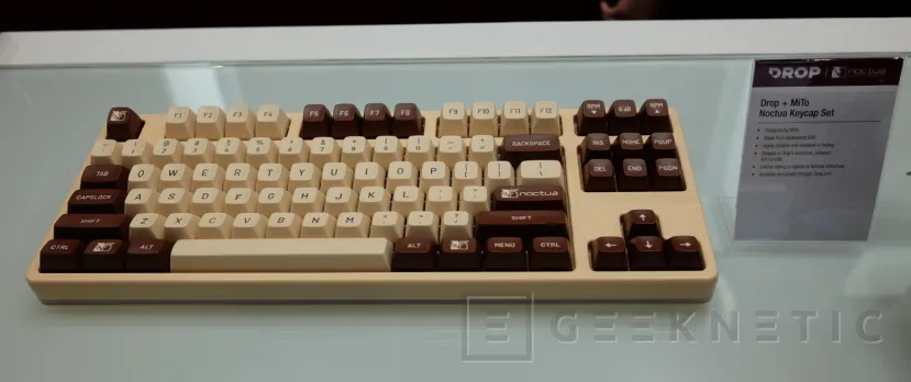 Geeknetic Noctua presenta unas keycaps para personalizar teclados con su esquema de colores 1