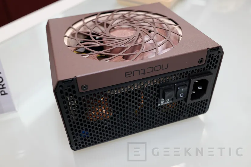 Geeknetic La fuente Seasonic PRIME PX HPD Noctua Edition integra el nuevo ventilador NF-A12x25 G2 junto a una carcasa personalizada 2
