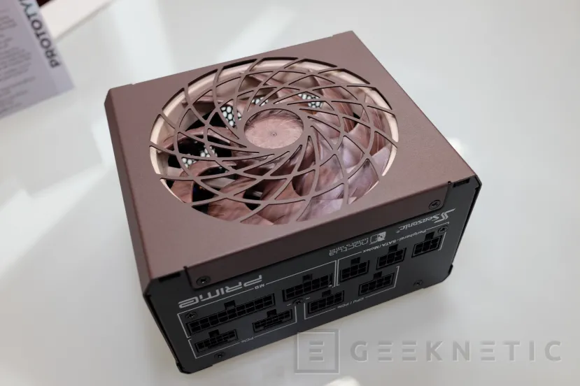 Geeknetic La fuente Seasonic PRIME PX HPD Noctua Edition integra el nuevo ventilador NF-A12x25 G2 junto a una carcasa personalizada 1