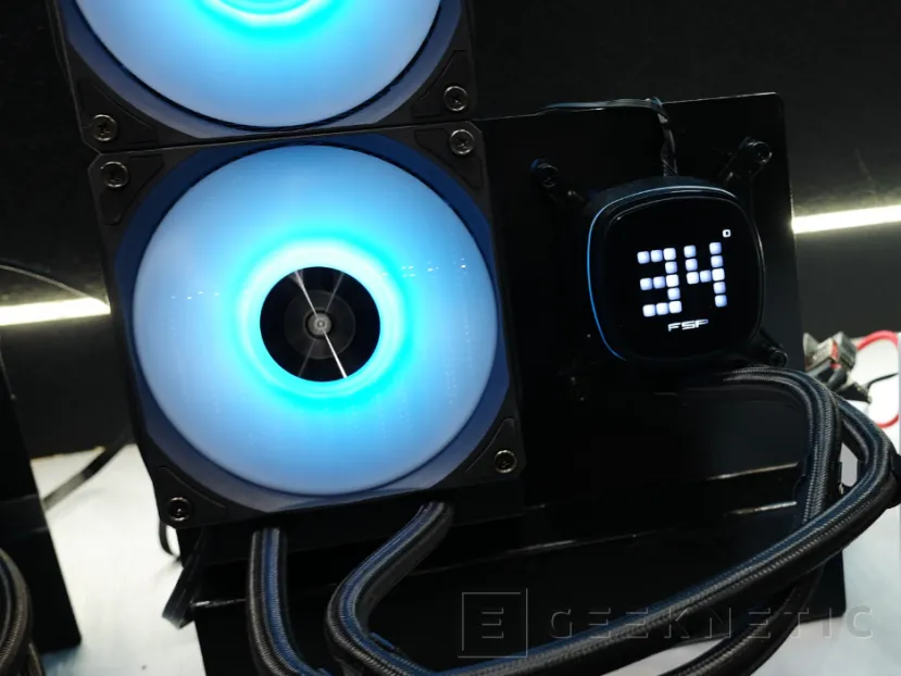 Geeknetic Nuevas refrigeraciones líquidas AiO de FSP con pantallas en el bloque 4