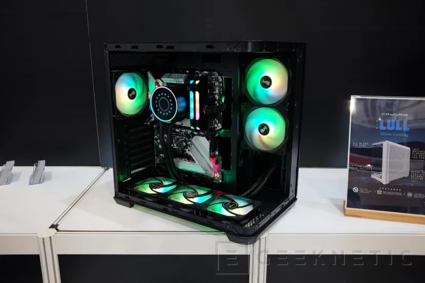 Geeknetic Cryorig en COMPUTEX, disipador de doble torre con LCD, RL AiO con pantalla LCD y ventiladores de alto rendimiento y otras novedades 4