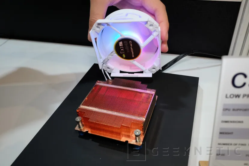 Geeknetic Cryorig en COMPUTEX, disipador de doble torre con LCD, RL AiO con pantalla LCD y ventiladores de alto rendimiento y otras novedades 17