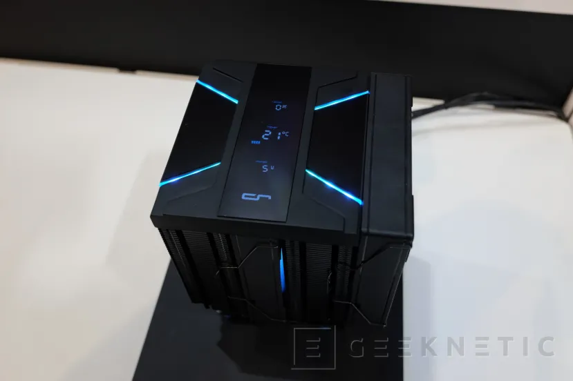 Geeknetic Cryorig en COMPUTEX, disipador de doble torre con LCD, RL AiO con pantalla LCD y ventiladores de alto rendimiento y otras novedades 13