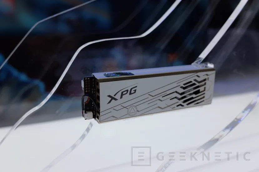 Geeknetic Todas las Novedades de ADATA XPG en el Computex: SSD de alto rendimiento con RL, modelos externos con TB 5, cajas y fuentes SFF, y mucho más 2