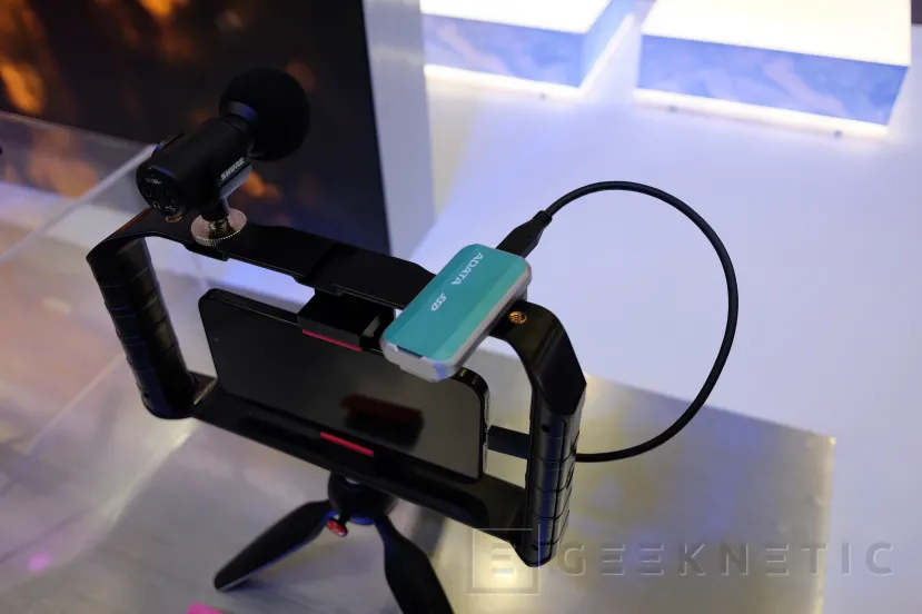 Geeknetic Todas las Novedades de ADATA XPG en el Computex: SSD de alto rendimiento con RL, modelos externos con TB 5, cajas y fuentes SFF, y mucho más 8
