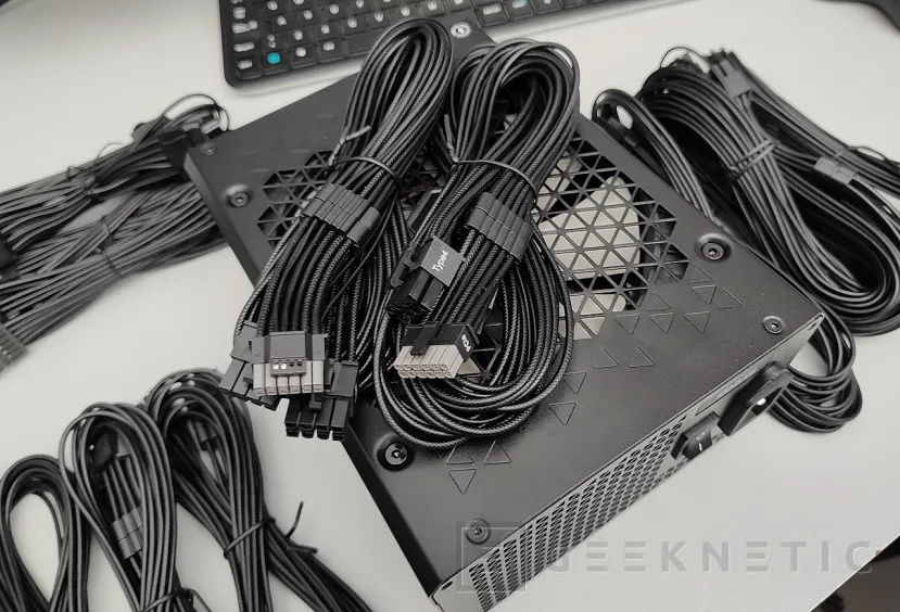 Geeknetic Corsair HX1200i Series 4 Review 15