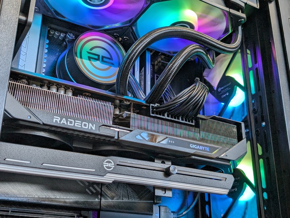 Geeknetic PCSpecialist TOPAZ NOVA R Review 11