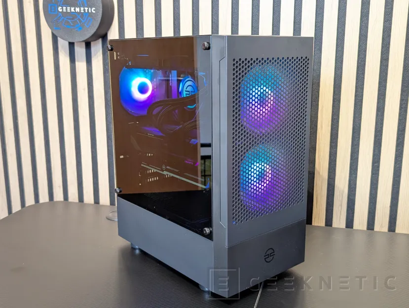 Geeknetic PCSpecialist TOPAZ NOVA R Review 2