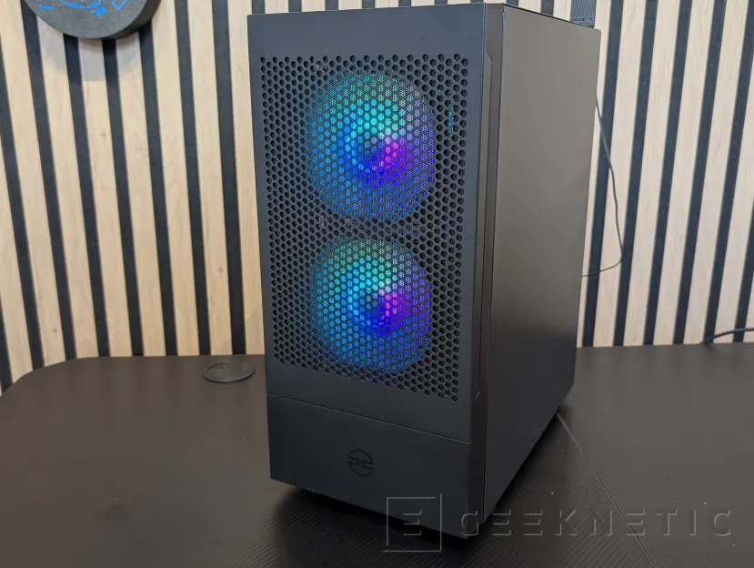 Geeknetic PCSpecialist TOPAZ NOVA R Review 3