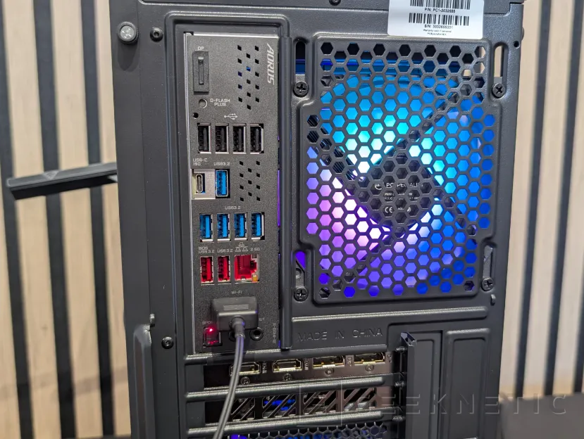 Geeknetic PCSpecialist TOPAZ NOVA R Review 9