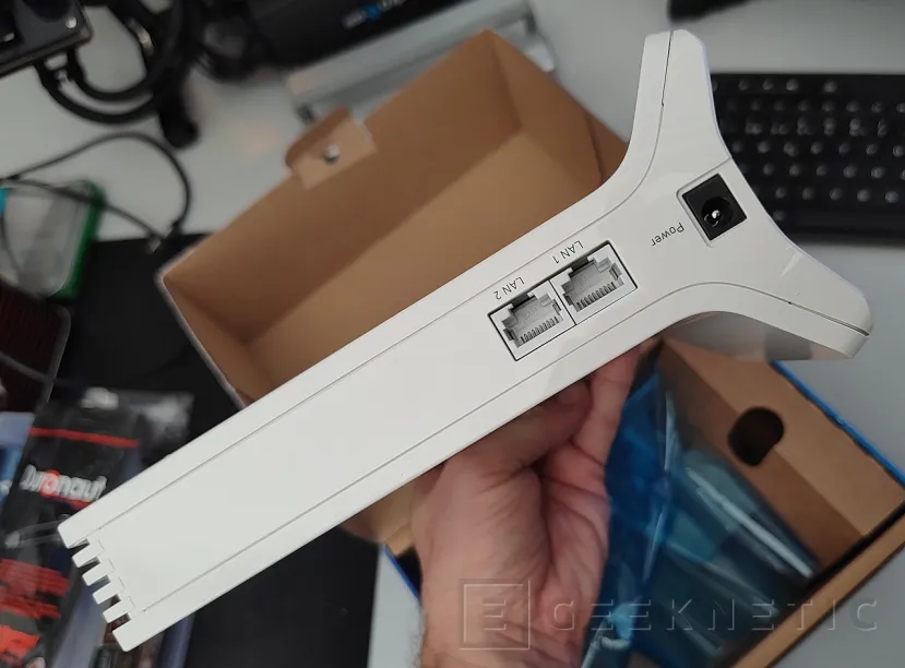 Geeknetic AVM FRITZ!Repeater 3000 AX Review 5