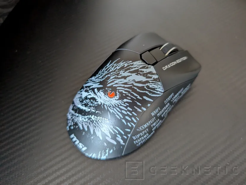 Geeknetic MSI Titan 18 HX Dragon Edition Review con RTX 5080 11