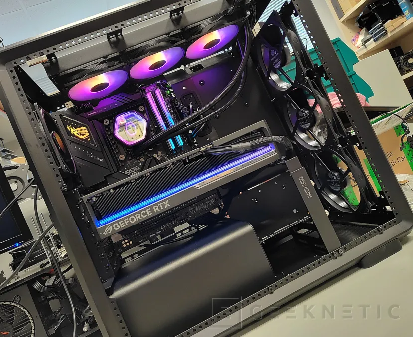 Geeknetic Cooler Master MasterFrame 600 Review 16