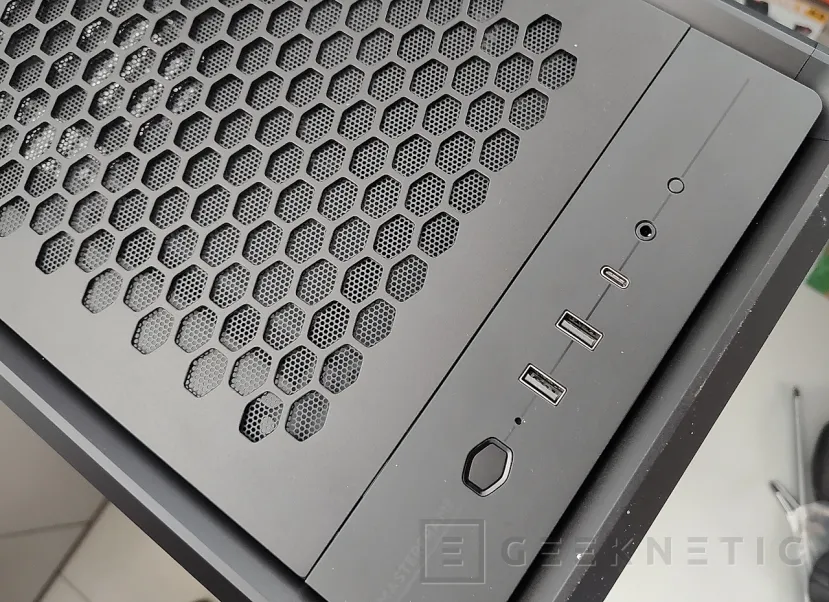 Geeknetic Cooler Master MasterFrame 600 Review 8