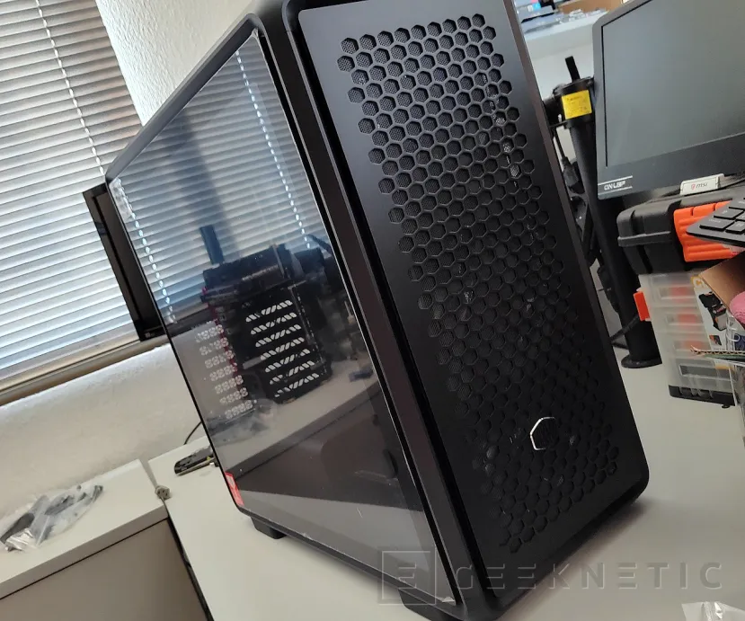 Geeknetic Cooler Master MasterFrame 600 Review 1