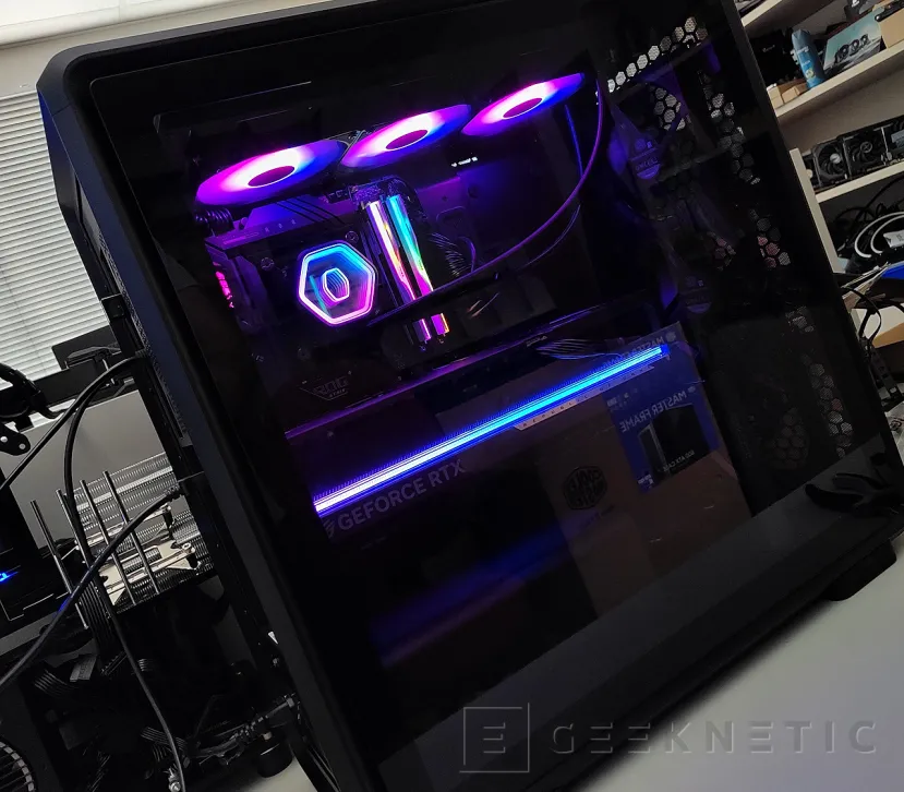 Geeknetic Cooler Master MasterFrame 600 Review 17