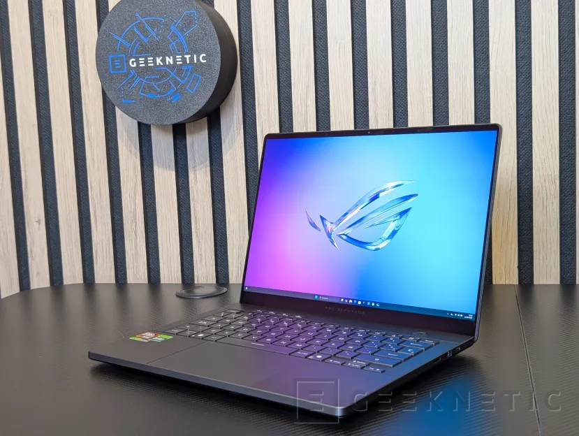 Geeknetic ASUS ROG Zephyrus G14 (2025) GA403 Review 1