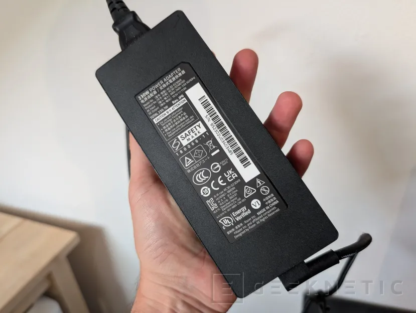 Geeknetic ASUS ROG Zephyrus G14 (2025) GA403 Review 18