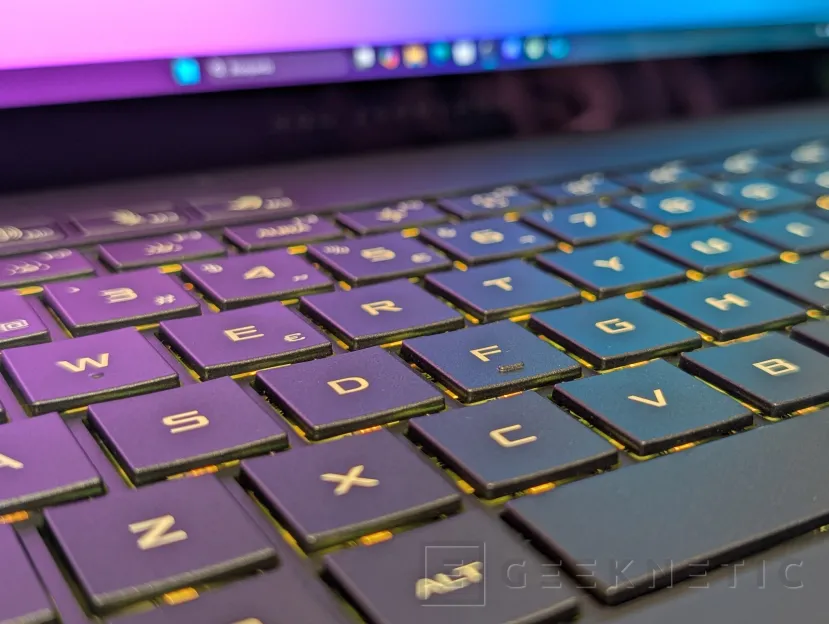 Geeknetic ASUS ROG Zephyrus G14 (2025) GA403 Review 8